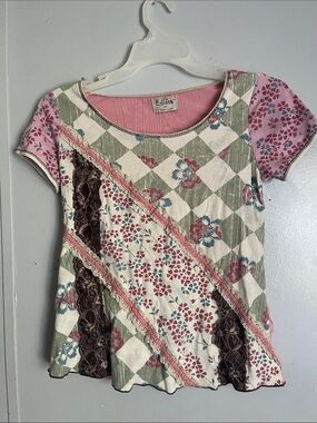Edista Floral Patchwork Short Sleeve Top